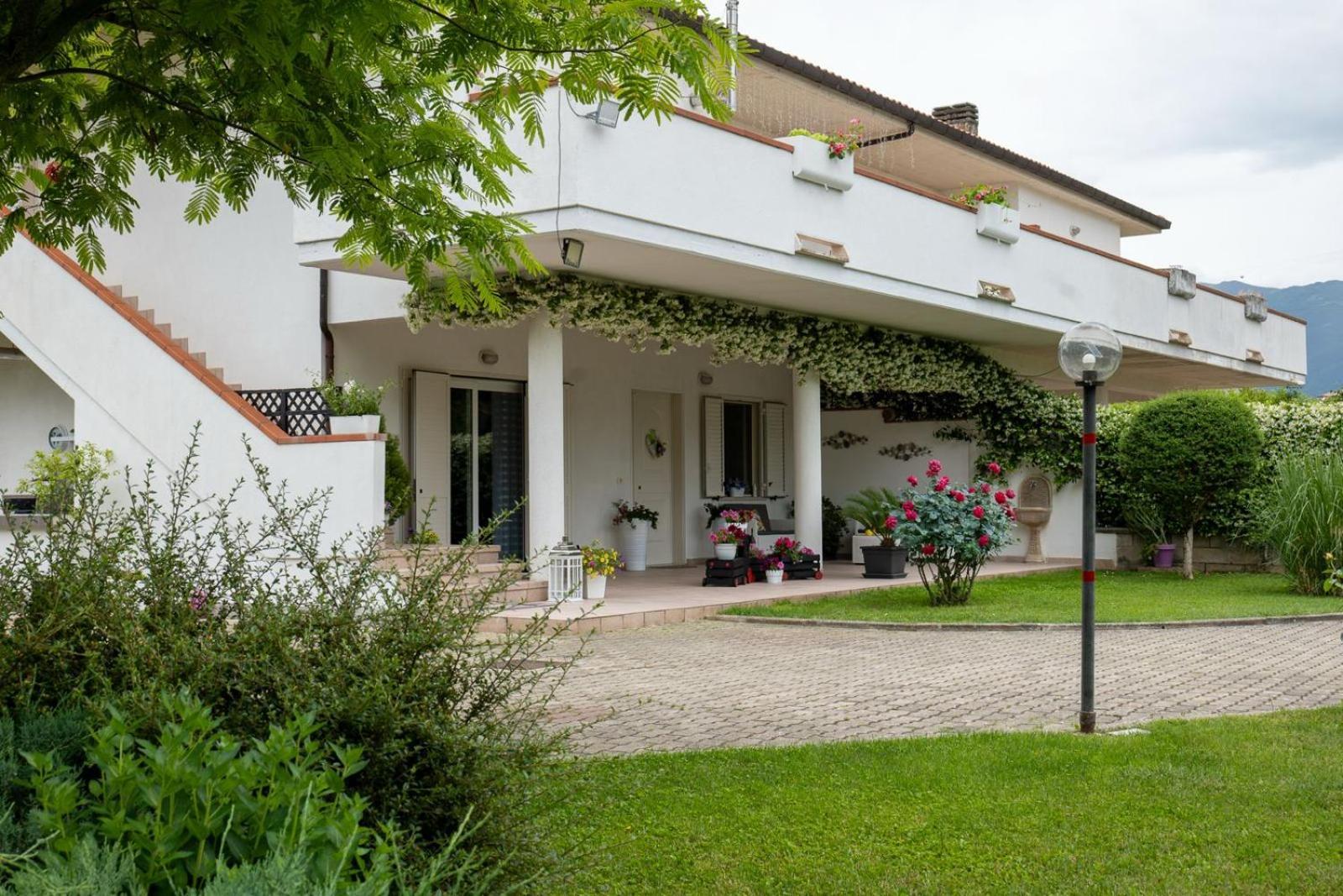 Villa Parco Delle Rose Sulmona Exterior foto